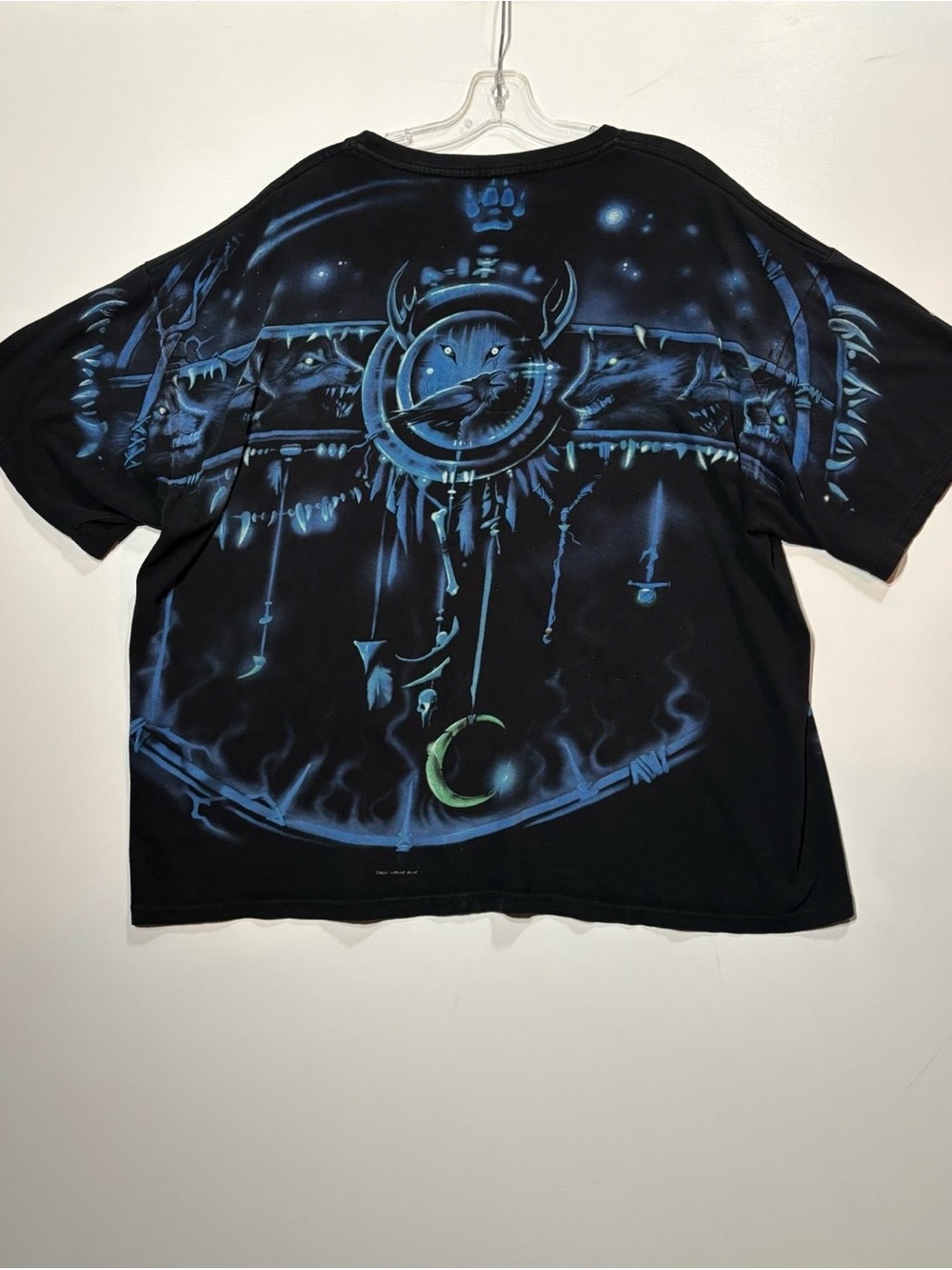 Vintage 2001 Liquid Blue Black & Blue Wolf Graphic Tee - Picture 7 of 8